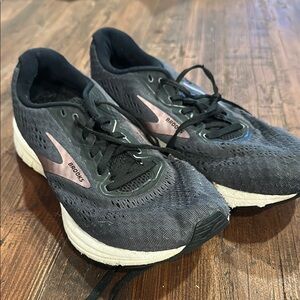 Brooks Black Athletic Running Shoes with Cushioned Support